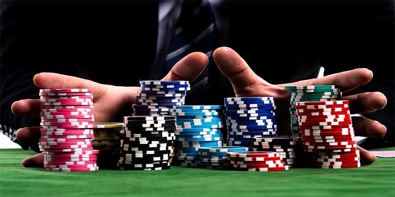 Poker là trò chơi gì mà khiến các “cao thủ” phải mê đắm.